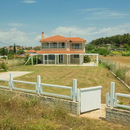 Magnificent Seascape Villa On A Secluded Beach Néa Mudaniá Kültér fotó